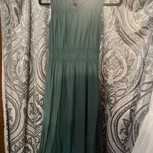 Elegant Green Sleeveless Dress